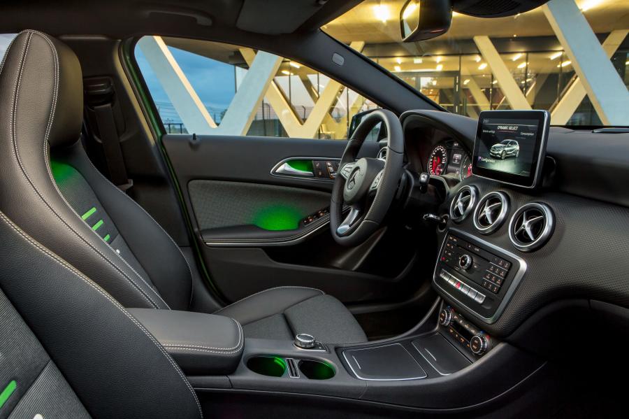  Mercedes-Benz A220 d 4Matic Style 2015 года  (фото 9 из 18)